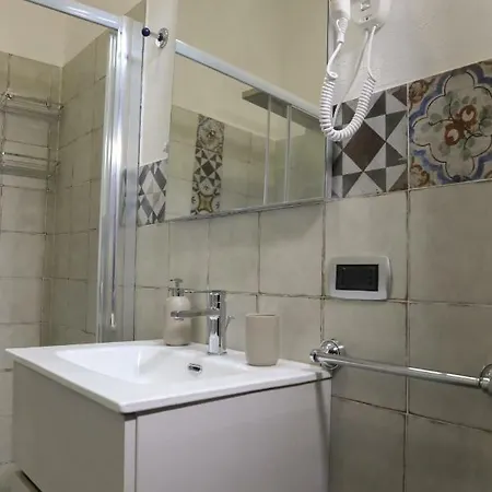 Sime Napule Νάπολη